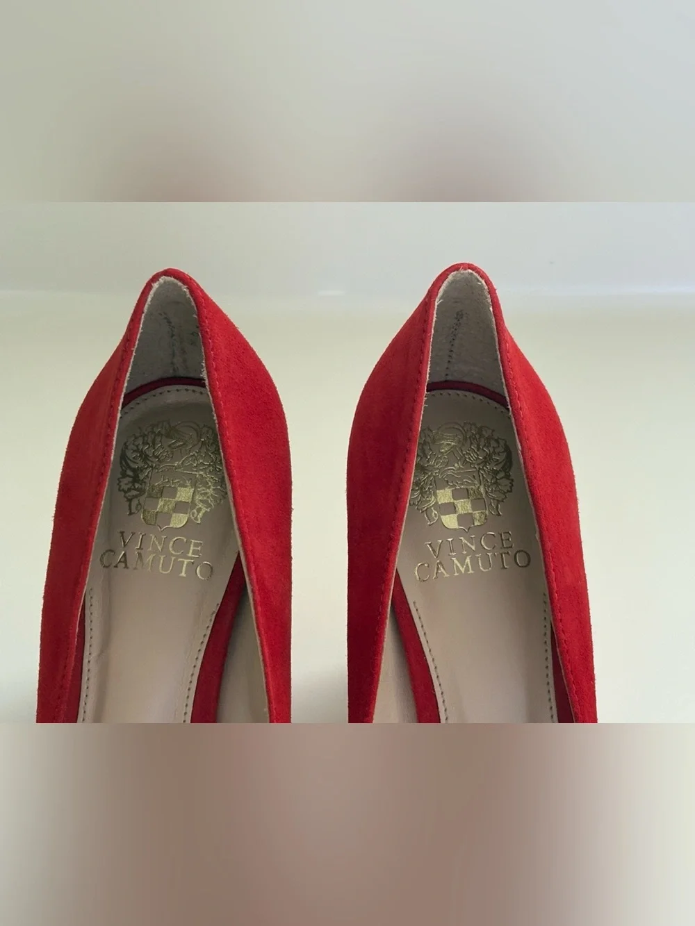 NWOB Vince Camuto Red Suede Platform Pump 4” Heels Shoes Size 7.5M /39